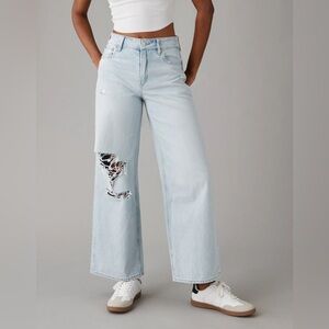 American Eagle Jeans Super High Rise Baggy Wide Leg Ankle Light Wash Size 4